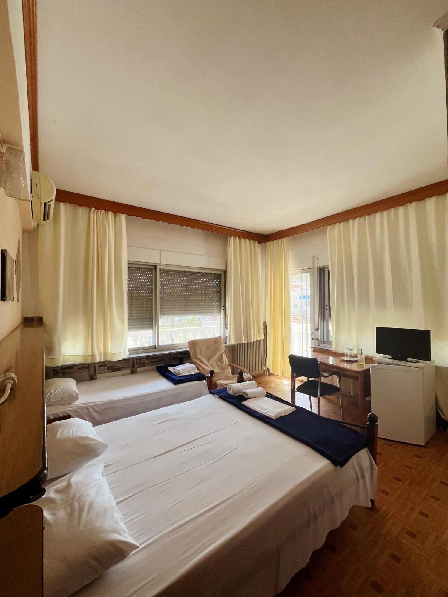 Hotel Holiday ケラモティ エクステリア 写真